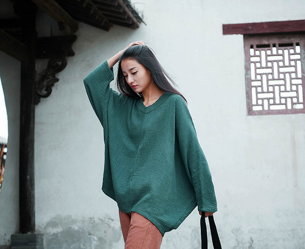 Textured Linen-Cotton Batwing Tee – V-Neck Oversized Top with Retro Chinese Aesthetic