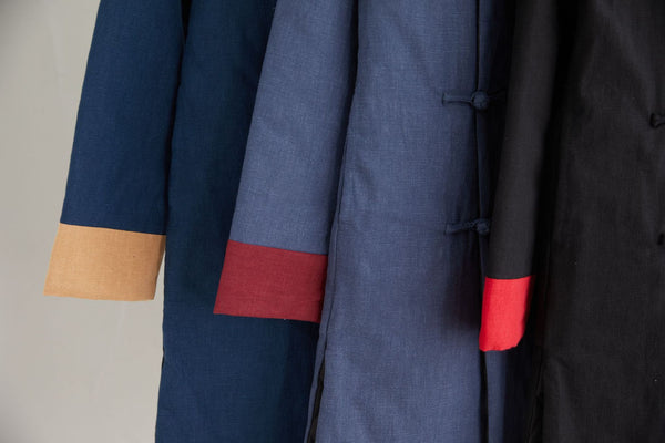 Men Simple Pure Color Style Linen and Cotton Middle Length Side Buckle Quilted Jacket