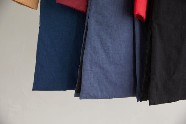 Men Simple Pure Color Style Linen and Cotton Middle Length Side Buckle Quilted Jacket