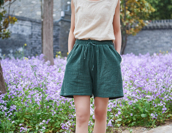 Simple Women Wrinkle Linen and Cotton Wide Thigh Opening Shorts