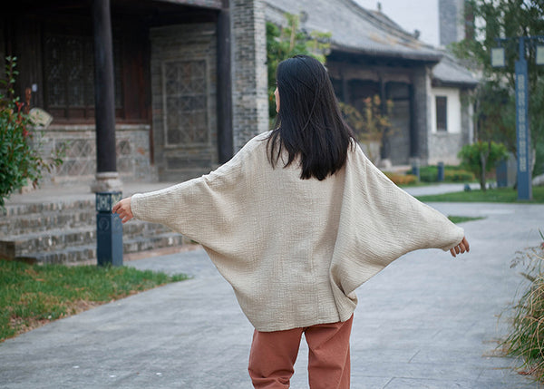 Textured Linen-Cotton Batwing Tee – V-Neck Oversized Top with Retro Chinese Aesthetic