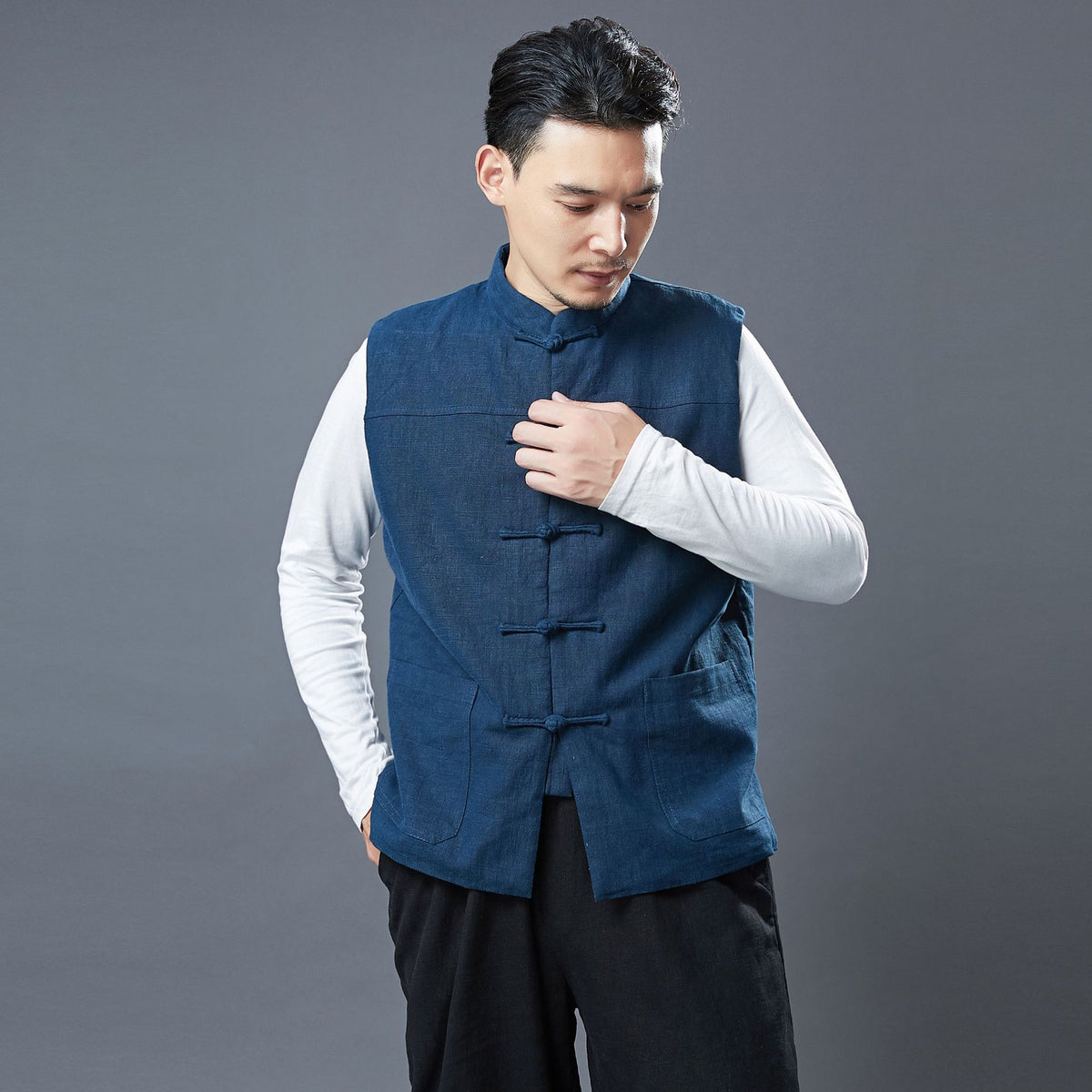 Men Asian Style Pure Color Linen and Cotton Vest  (Inner with Velvet)