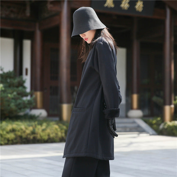 Women Artsy Middle Length Linen and Cotton Chinese Buckle Round Neck Coat (Inside With Velvet)