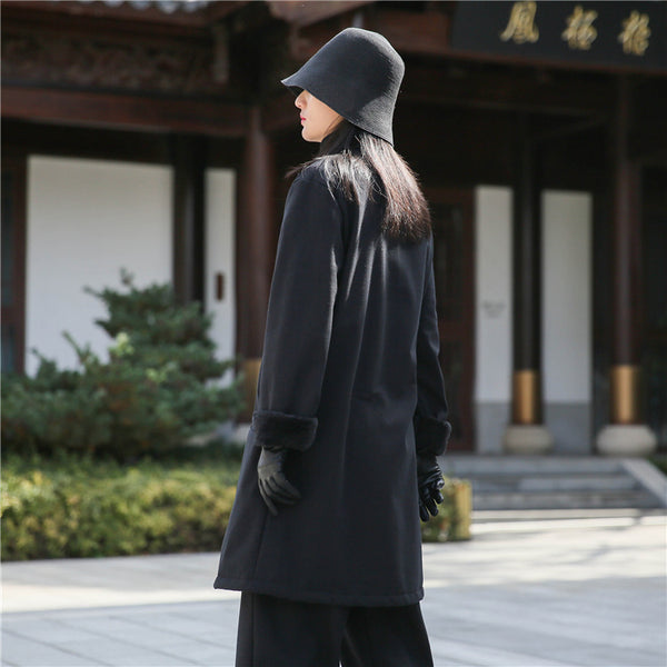 Women Artsy Middle Length Linen and Cotton Chinese Buckle Round Neck Coat (Inside With Velvet)