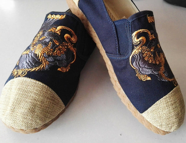 Chinese Style Ancient Animal (Kirin) embroidery Linen Shoes